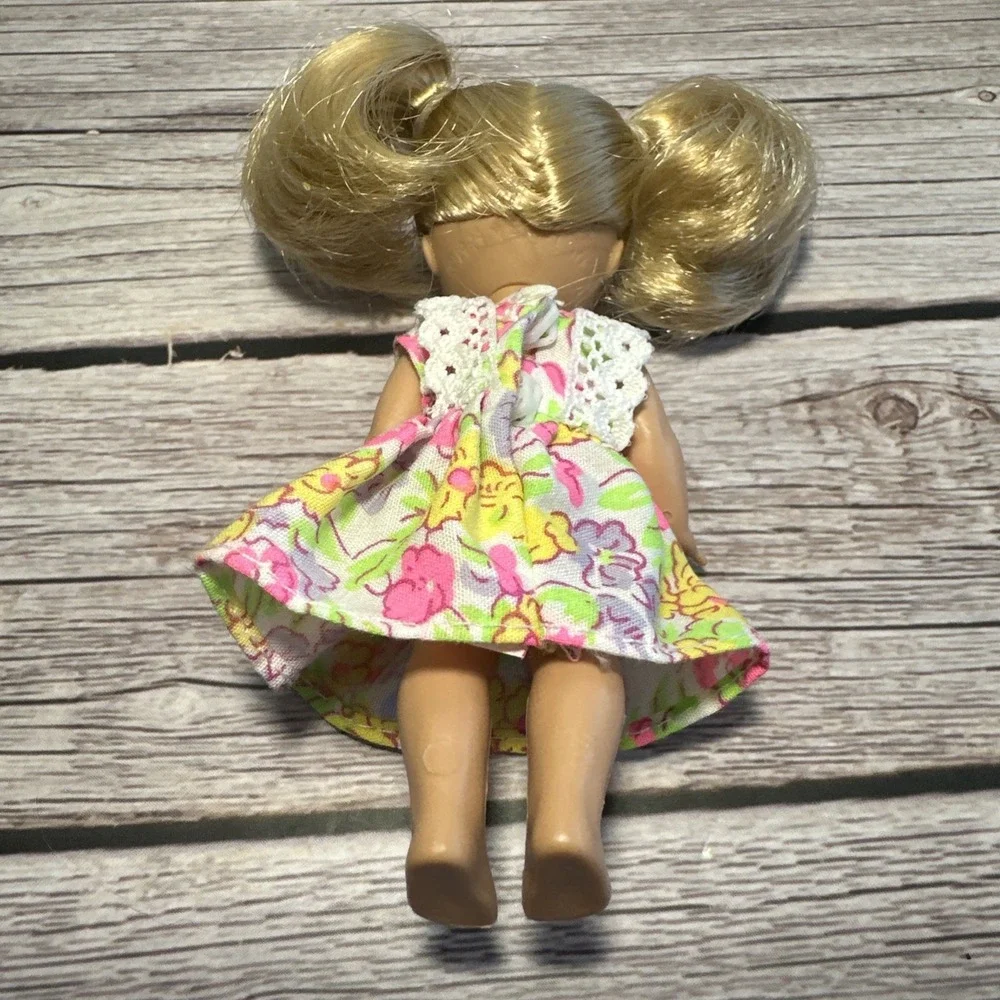 Vintage 1994 Mattel Kelly Barbie's Little Sister Blonde Hair Blue Eyes